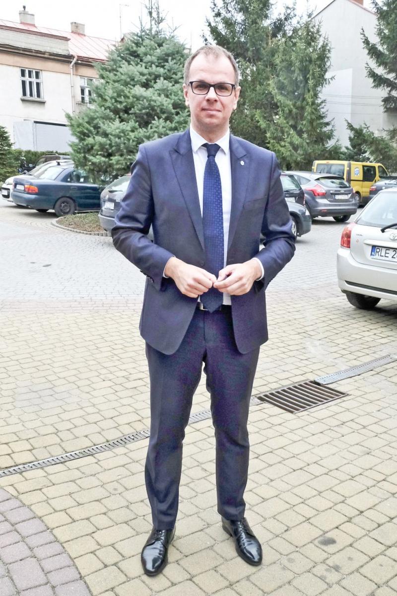 Do incydentu z udziałem prezydenta Wojciecha Bakuna doszło 10 kwietnia, pod budynkiem urzędu miejskiego. Bezpośrednią groźbę śmierci skierował do niego 43-letni mieszkaniec Nehrybki.<br/>fot.Jacek Szwic