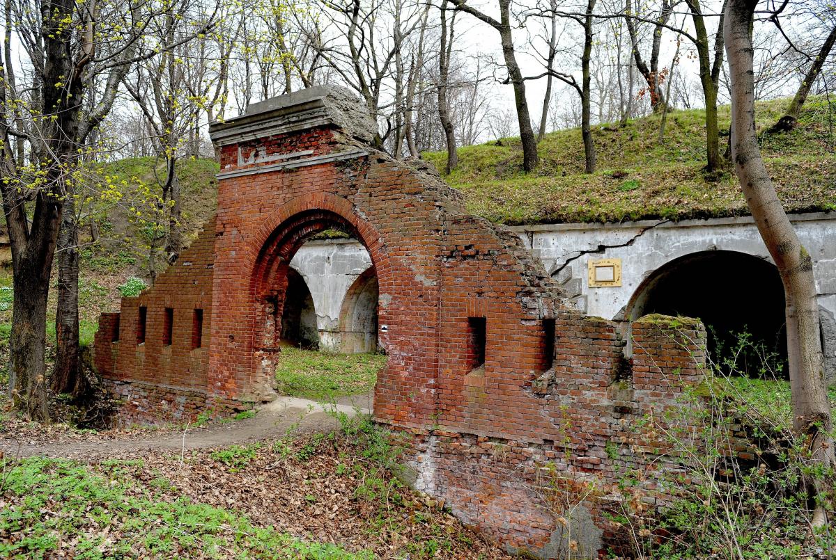 Fort I Salis Soglio znajduje się na odcinku północnym czarnego szlaku.<br/>fot.zbiory własne