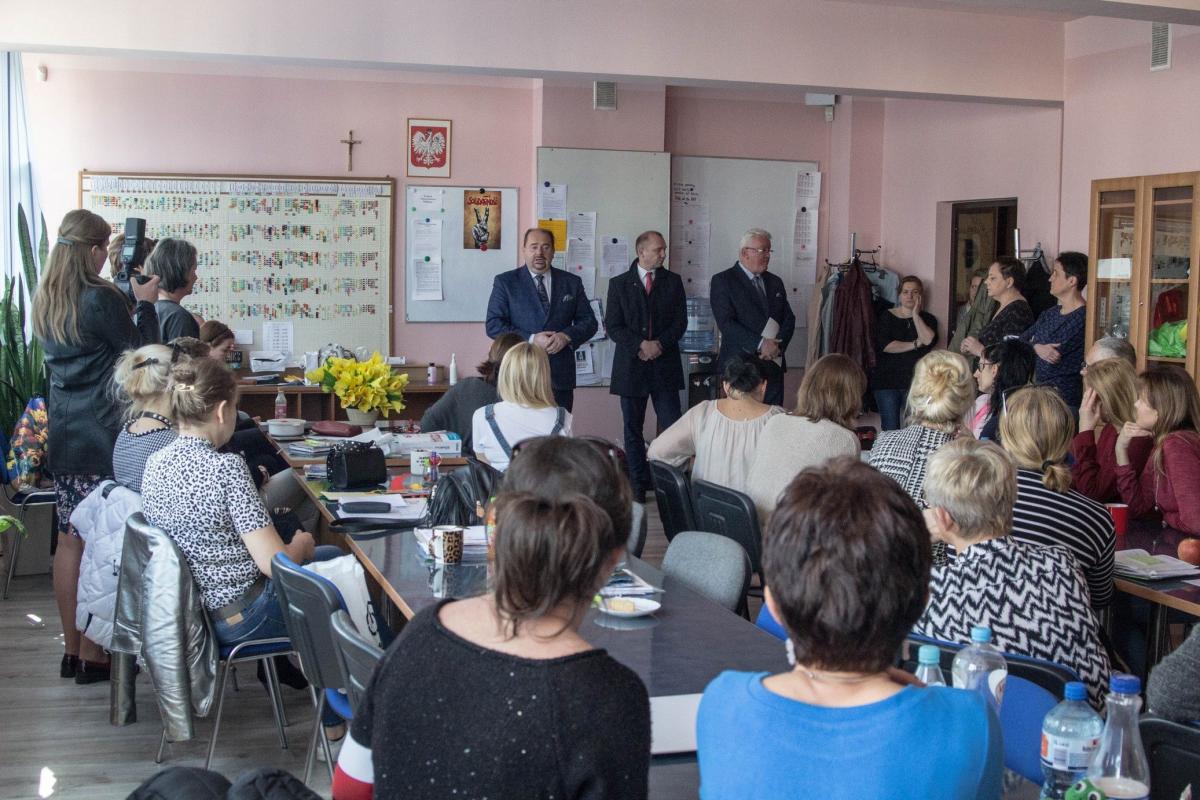 Strajk nauczycieli to nie tylko walka o pieniądze - to także walka o szacunek dla zawodu.<br/>fot.Bartłomiej Pacek