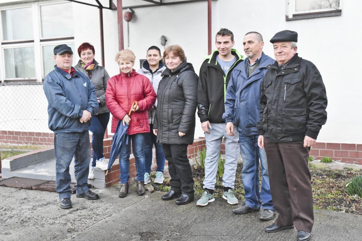Mieszkańcy Darowic cieszą się, że szkoła pozostanie w ich miejscowości. <br/>fot.Paweł Bugira