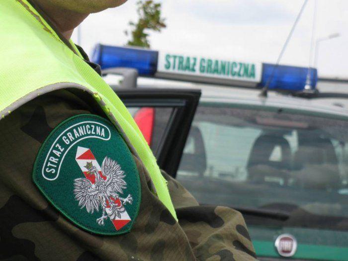 W trakcie rozmowy z funkcjonariuszami SG cudzoziemiec wyjaśnił, że do Polski przyjechał, aby odwiedzić poznaną w Anglii dziewczynę.

<br/>fot.archiwum SG