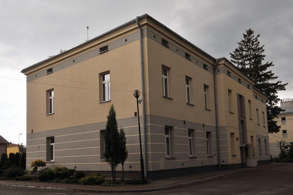 Czy Zespół Placówek im. Jana Pawła II w Lubaczowie będzie miał nowego szefa? To się okaże w ciągu najbliższych tygodni. Nieoficjalnie się dowiedzieliśmy, że jest możliwość znalezienia brakujących pieniędzy bez większego uszczerbku na budżecie powiatu. <br/>fot.powiatlubaczowski.pl