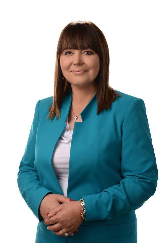 „Siódemką” została wiceprzewodnicząca sejmiku województwa podkarpackiego Teresa Pamuła, która jest zarazem dyrektorem podkarpackiego oddziału Agencji Restrukturyzacji i Modernizacji Rolnictwa. Pochodzi z Horyńca-Zdroju. Na zdjęciu z premierem Mateuszem Morawieckim i prezesem PiS Jarosławem Kaczyński