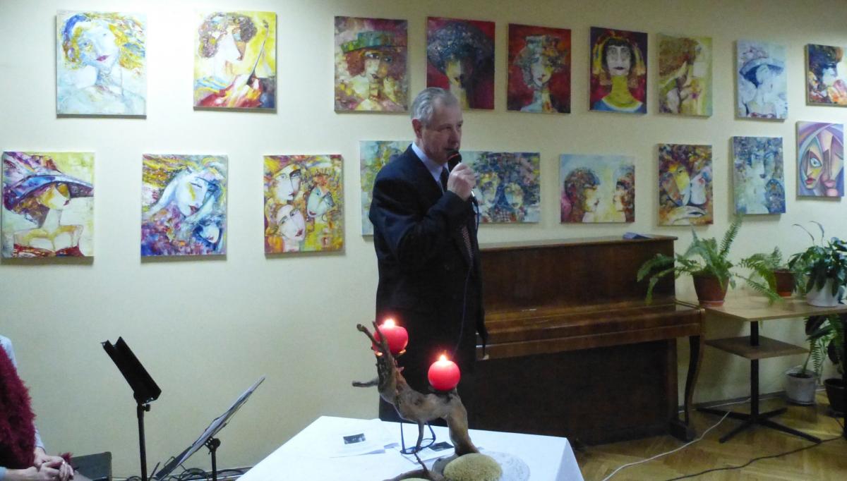 Władysław Zych jest mieszkańcem Medyki. Poza malarstwem pochłania go też poezja i rzeźba. Pisze wiersze o Janie Pawle II, o przyrodzie, miłości czy patriotyzmie.<br/>fot.ze zbiorów własnych