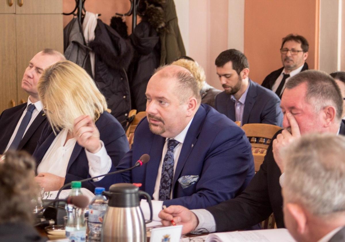 Burmistrz Waldemar Paluch uspokajał, że kredyt to standardowa procedura.<br/>fot.Bartłomiej Pacek