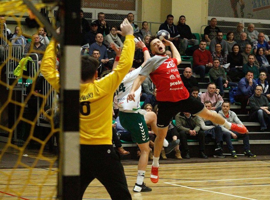 Mateusz Kroczek w meczu z MTS-em Chrzanów dwukrotnie trafił do bramki.<br/>fot.Kamil Krukiewicz