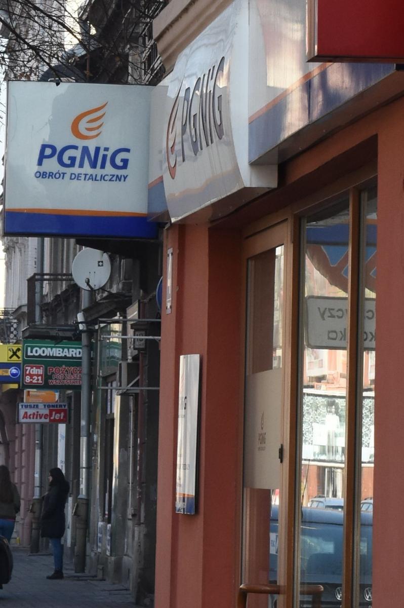 PGNiG nie prowadzi sprzedaży door to door, czyli pracownicy firmy nie chodzą po domach i nie oferują żadnych usług. Zasada ta dotyczy zarówno podpisywania umów, jak i wszelkich innych dodatkowych usług.<br/>fot.Paweł Bugira