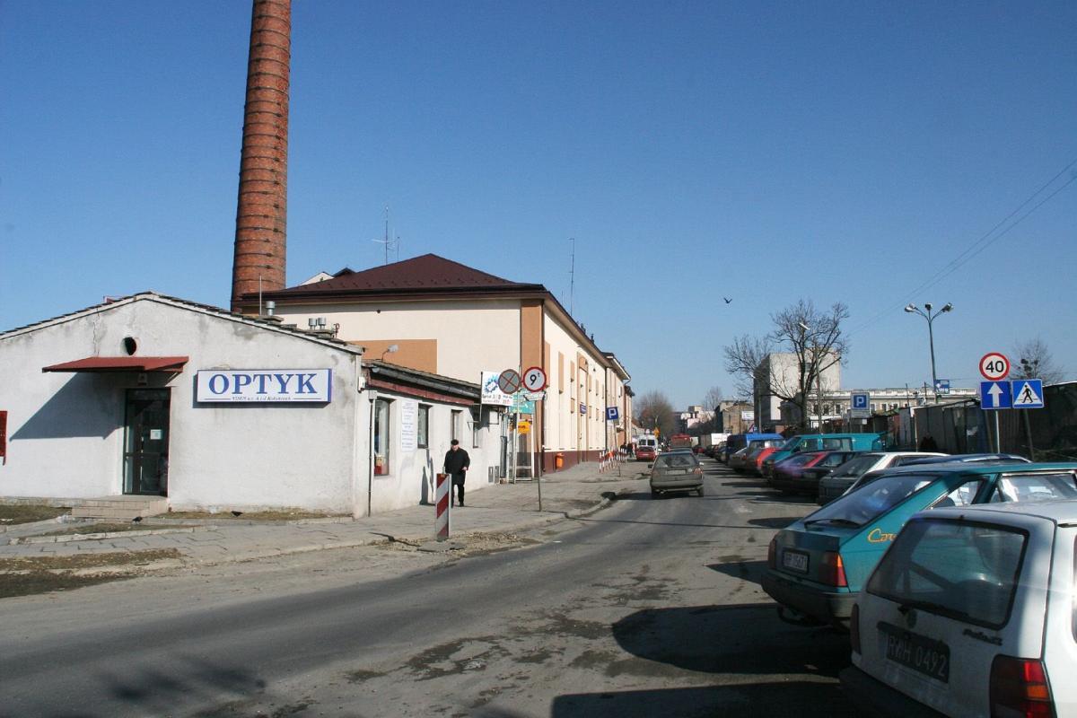 Przez 4 lata w tym budynku funkcjonował Posterunek Energetyczny. Od 1 stycznia br. – Rejon Energetyczny PGE Dystrybucja SA.<br/>fot.ze zbiorów własnych