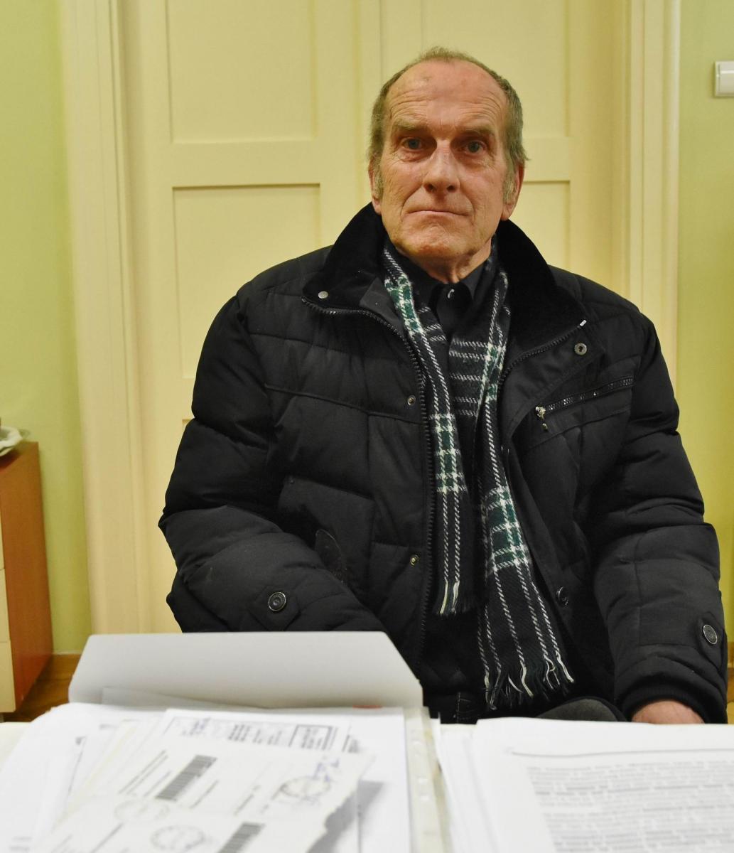 Zdaniem pana Wacława sprawa powinna się zakończyć dużo szybciej. Według niego spółdzielnia działa zbyt opieszale. <br/>fot.Paweł Bugira