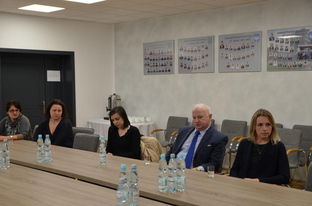 11 lutego br. w siedzibie Starostwa Powiatowego w Przeworsku odbyło się spotkanie z udziałem wszystkich prowadzący apteki w Przeworsku. Wreszcie doszło do porozumienia.<br/>fot.Starostwo Powiatowe Przeworsk