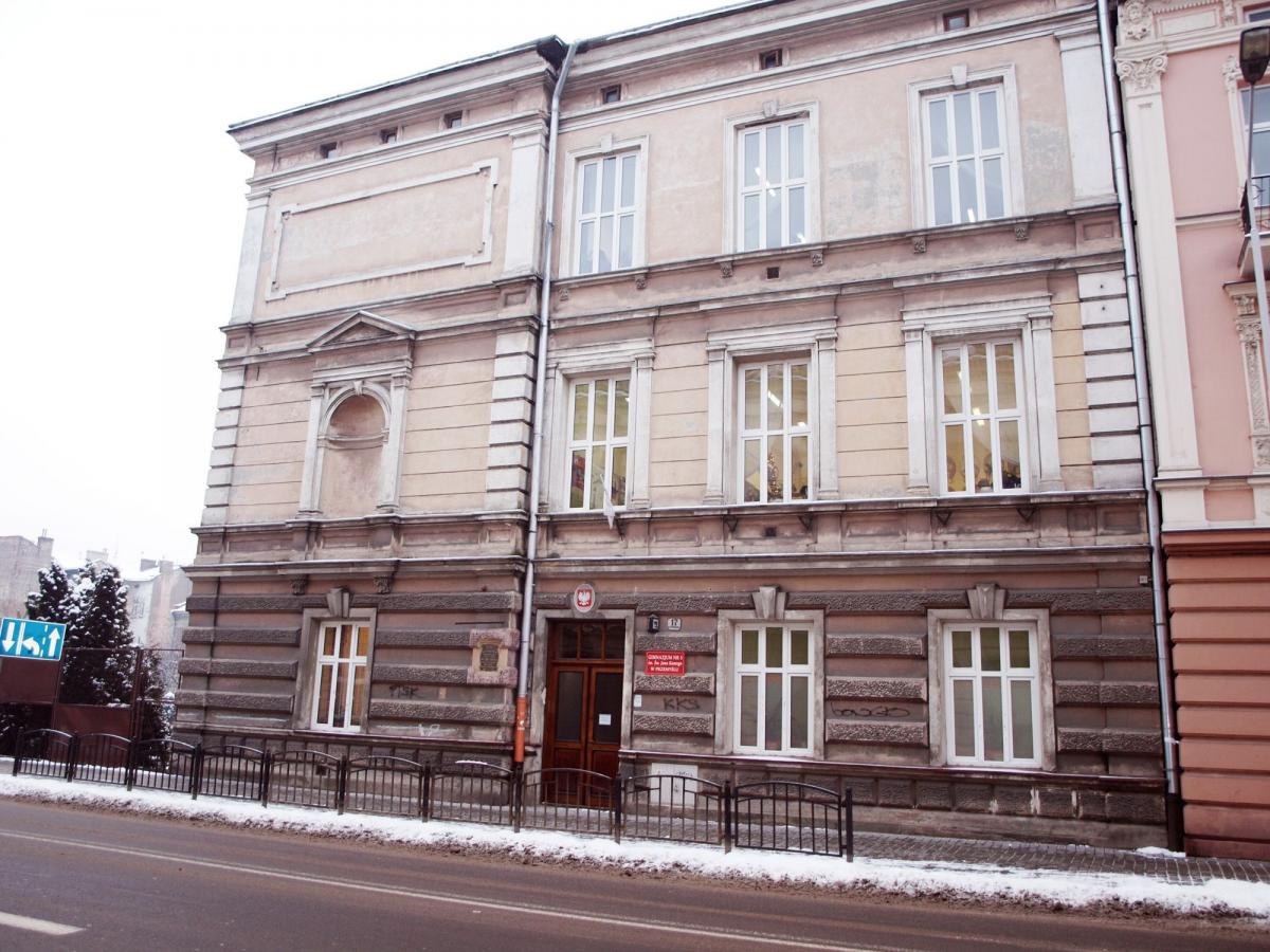 Budynek po byłym Gimnazjum nr 5 wróci do miejskich zasobów komunalnych.<br/>fot.Mariusz Godos