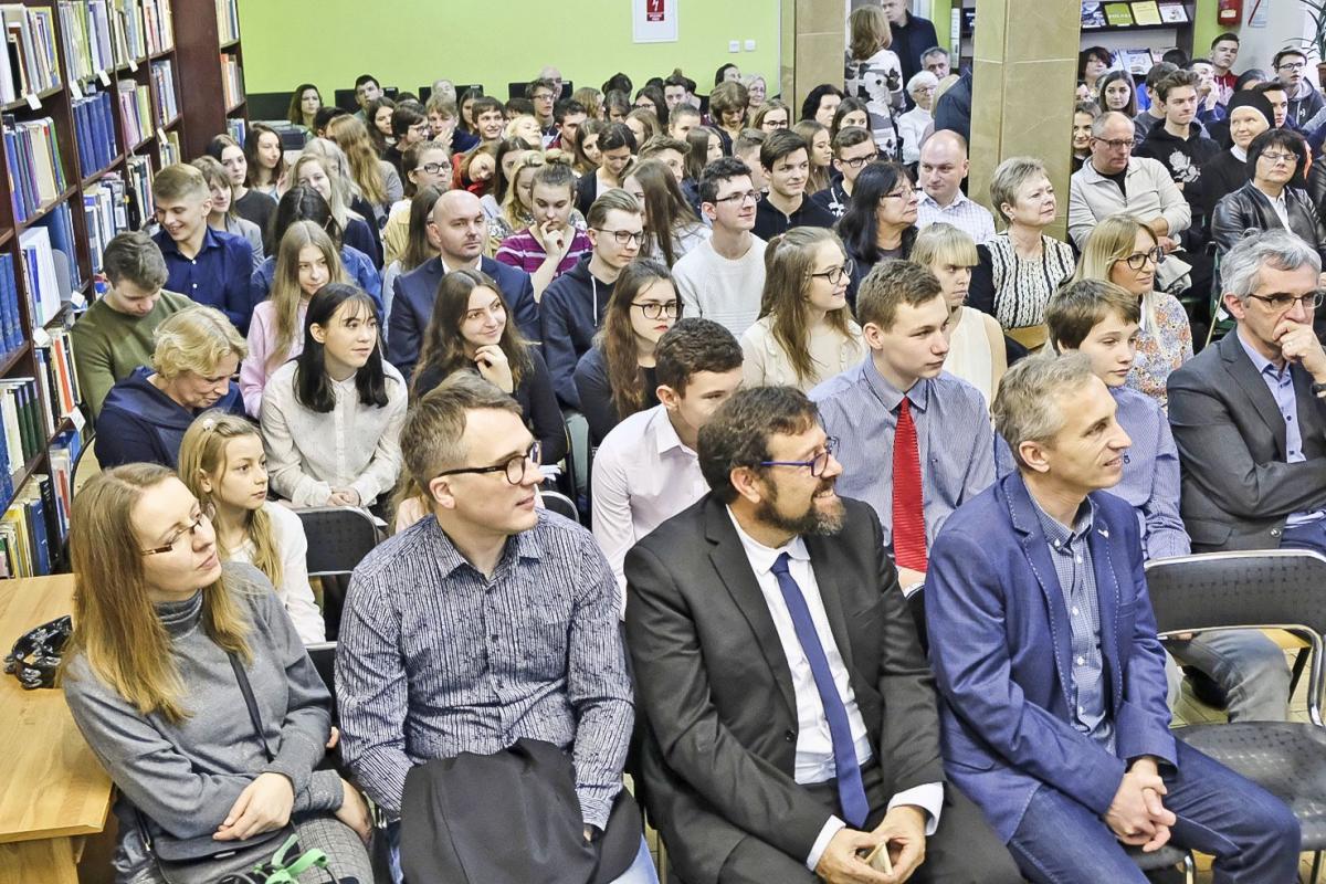 Uczestnicy konferencji w Wojewódzkiej Bibliotece Pedagogicznej.<br/>fot.Jacek Szwic