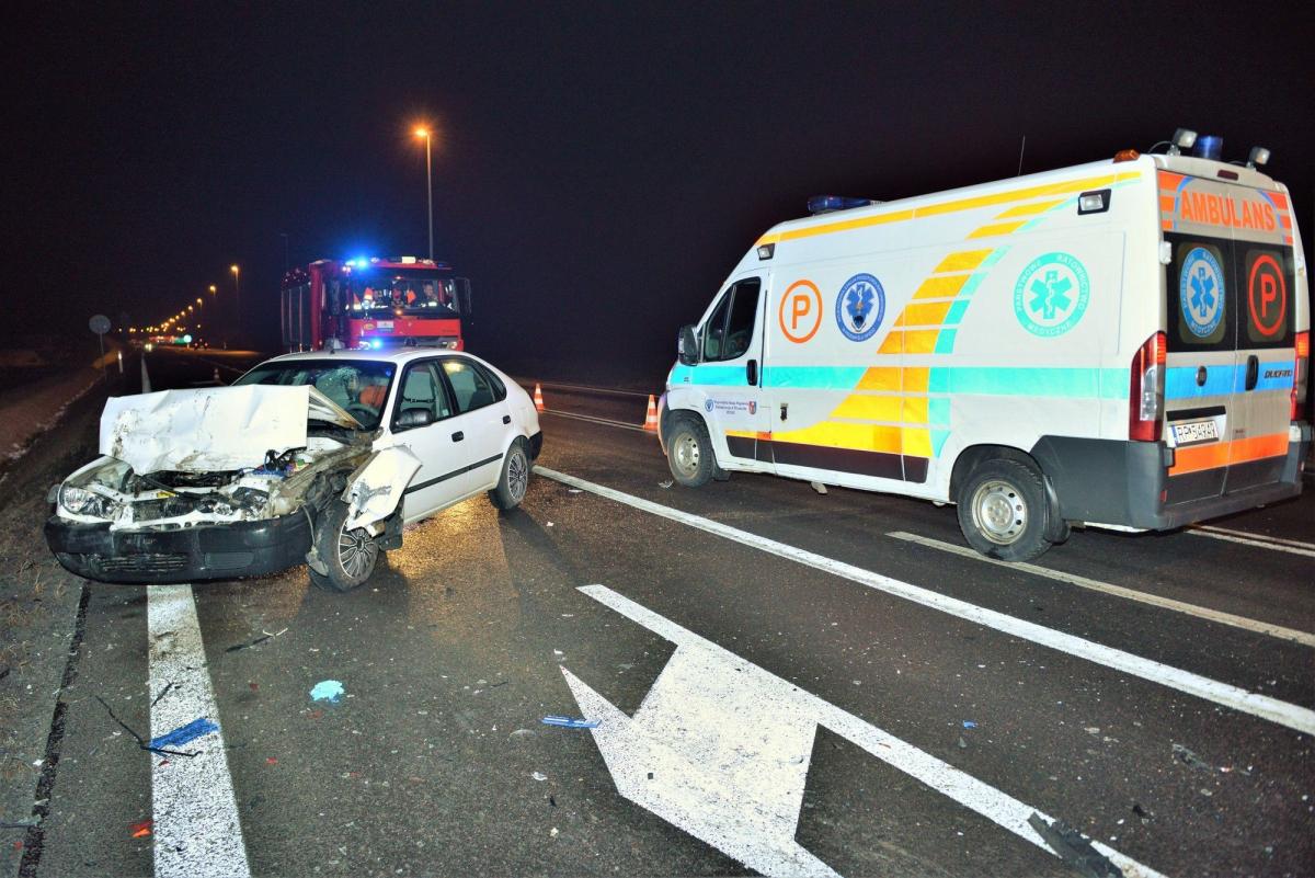 Kierowca toyoty miał dużo szczęścia. Nie odniósł poważniejszych obrażeń.<br/>fot.Ernest Kocan