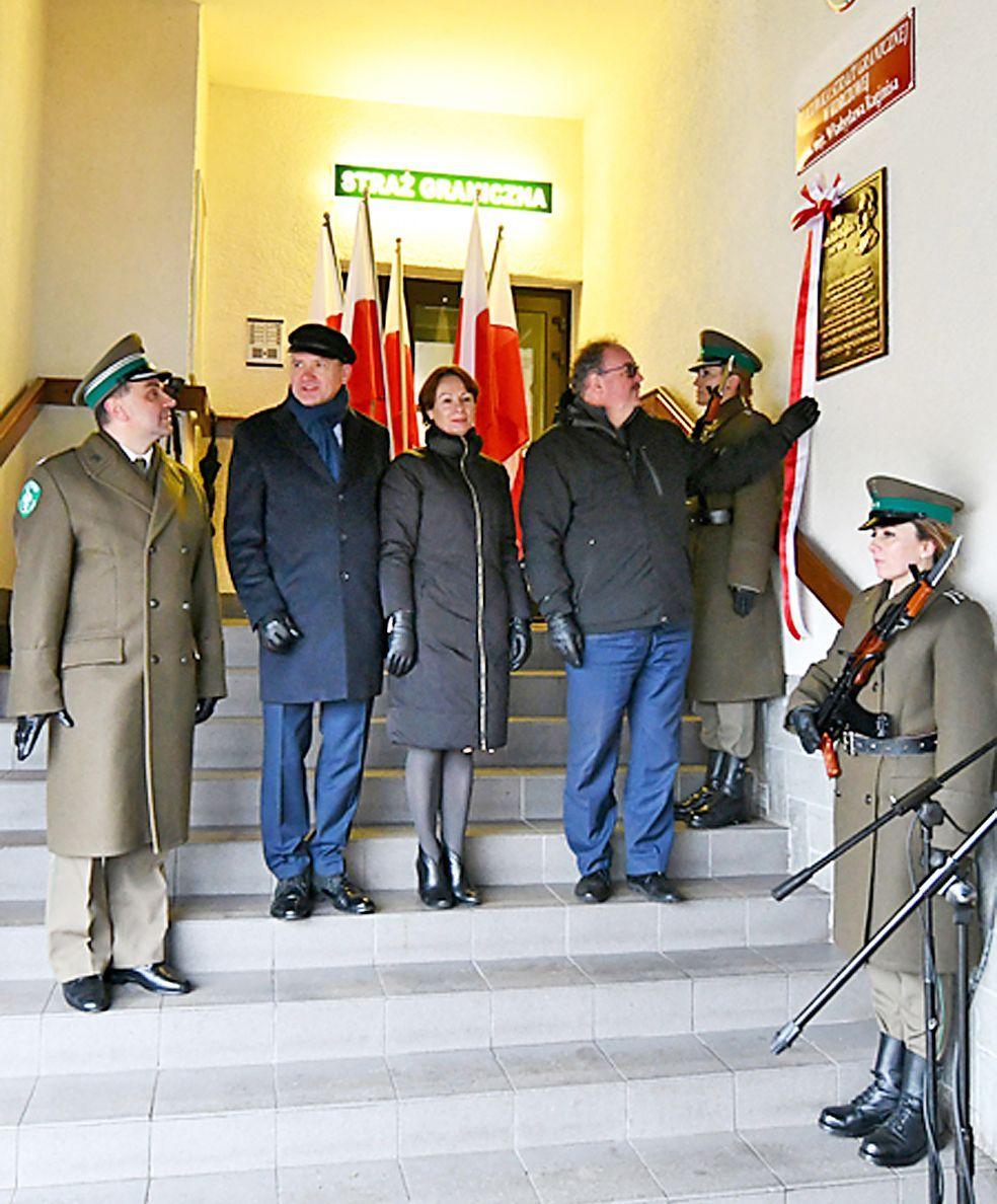 Odsłonięcie tablicy pamiątkowej w placówce w Korczowej.

<br/>fot.serwis BiOSG