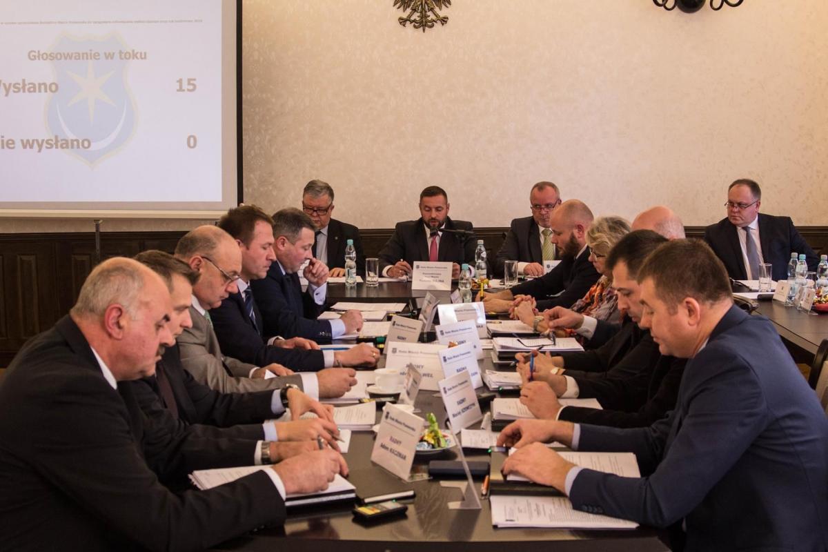 Radni nie mieli wątpliwości i udział Przeworska w rewitalizacji kolejki zatwierdzili.<br/>fot.Bartłomiej Pacek