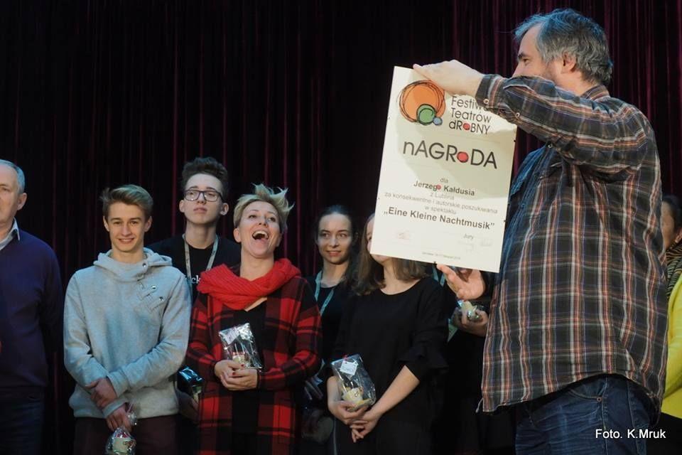 Nagrodzonym humor dopisywał.<br/>fot.K.Mruk/ MOK Jarosław