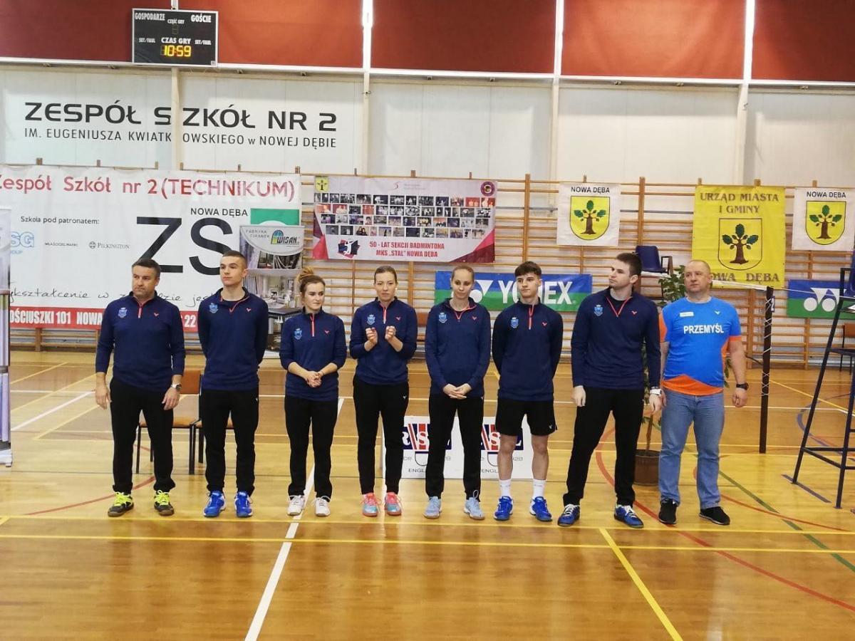 Zespół UKS Aktywna Piątka Przemyśl znakomicie spisał się na turnieju w Nowej Dębie.<br/>fot.ze zbiorów własnych