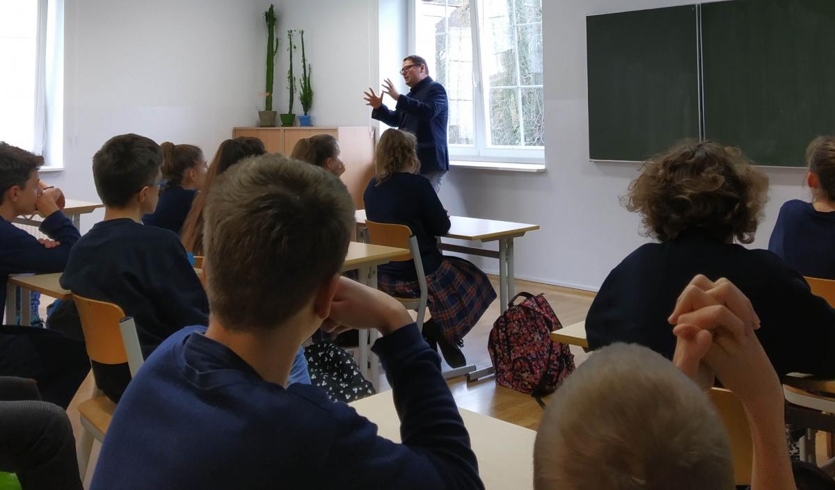 Pierwszy wykład skierowany był do najstarszych uczniów szkoły<br/>fot.Bartłomiej Pacek