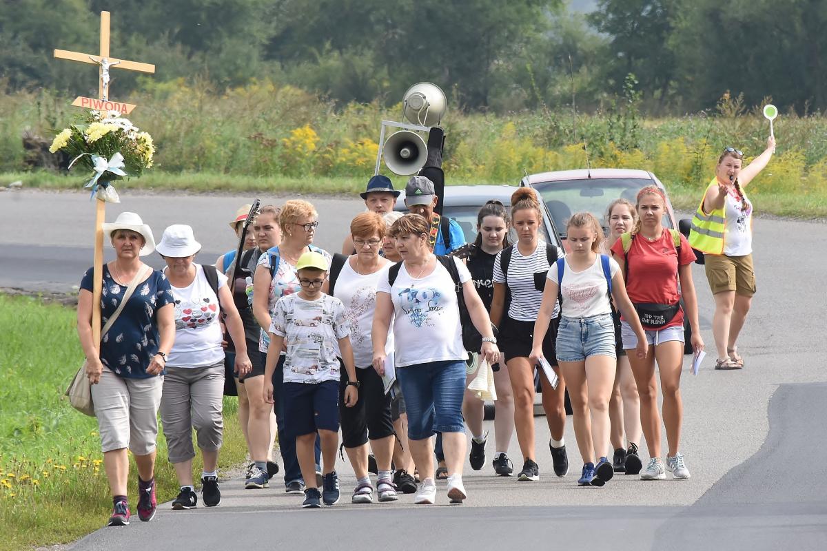 Jeśli inwestycja zostanie zrealizowana w zapowiadanej wersji, polepszą się warunki dla turystów i pielgrzymów, którzy pieszo lub samochodami podróżują do sanktuarium pasyjno-maryjnego w Kalwarii Pacławskiej. <br/>fot.Paweł Bugira