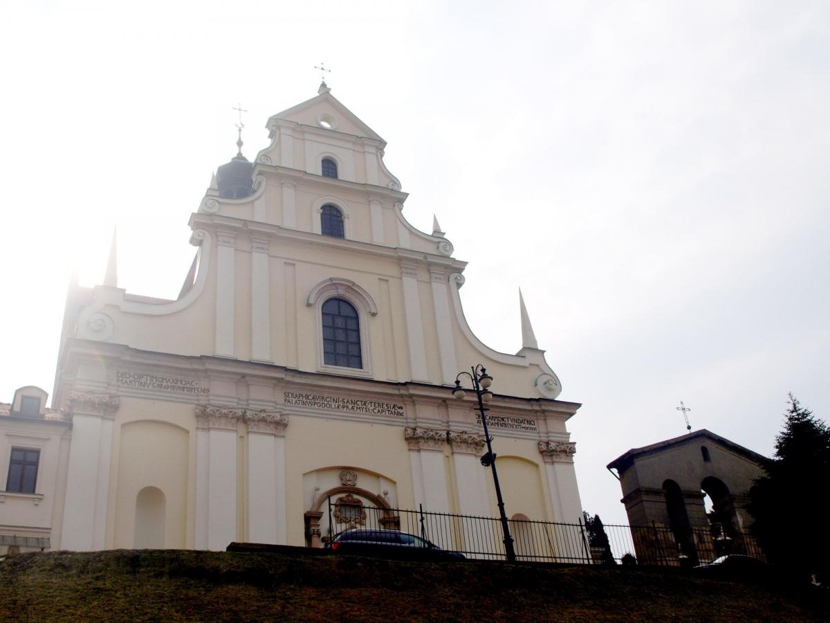 W kościele ojców Karmelitów Bosych w Przemyślu cały czas trwają prace konserwatorskie.<br/>fot.Mariusz Godos