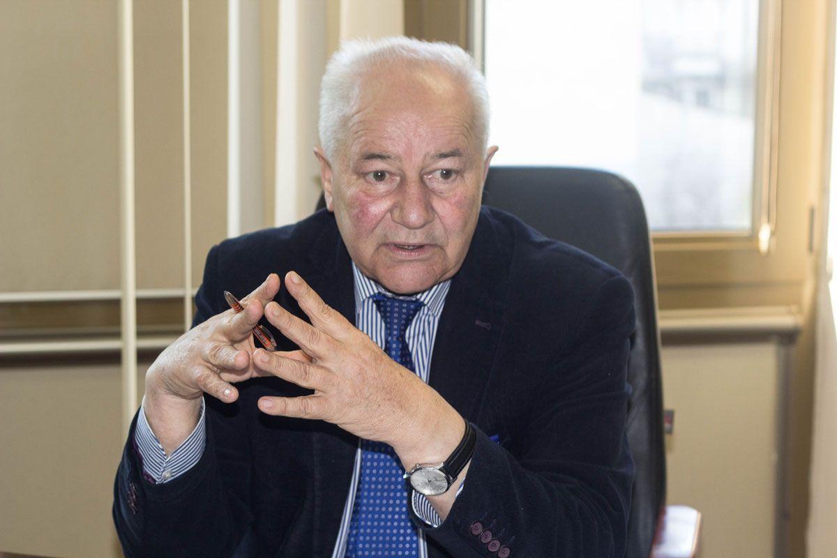 Wójt Kałamarz emanuje energią. Praca na rzecz gminy wciąż go napędza.<br/>fot.Bartłomiej Pacek