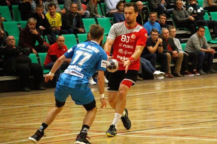 Michał Kubisztal rzucił w Chrzanowie 9 bramek.<br/>fot.Kamil Krukiewicz