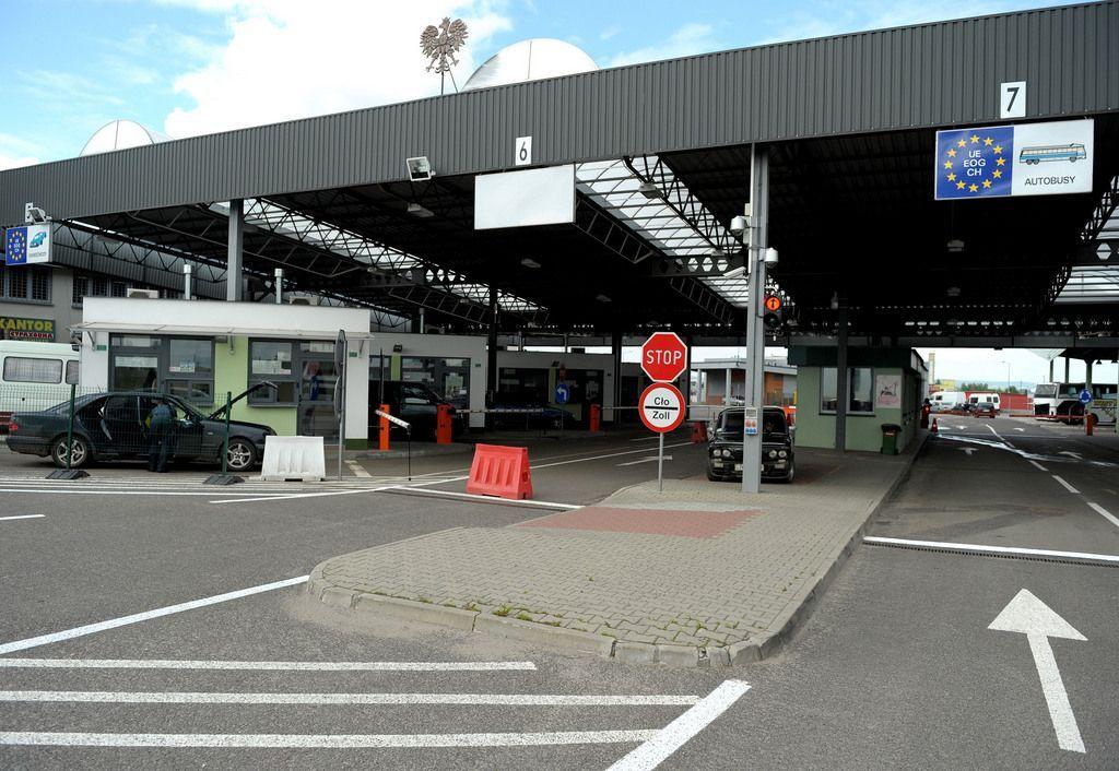 Zabronione środki celnicy znajdują nie tylko w przesyłkach, ale również podczas kontroli podróżnych przekraczających przejścia graniczne.<br/>fot.zbiory własne