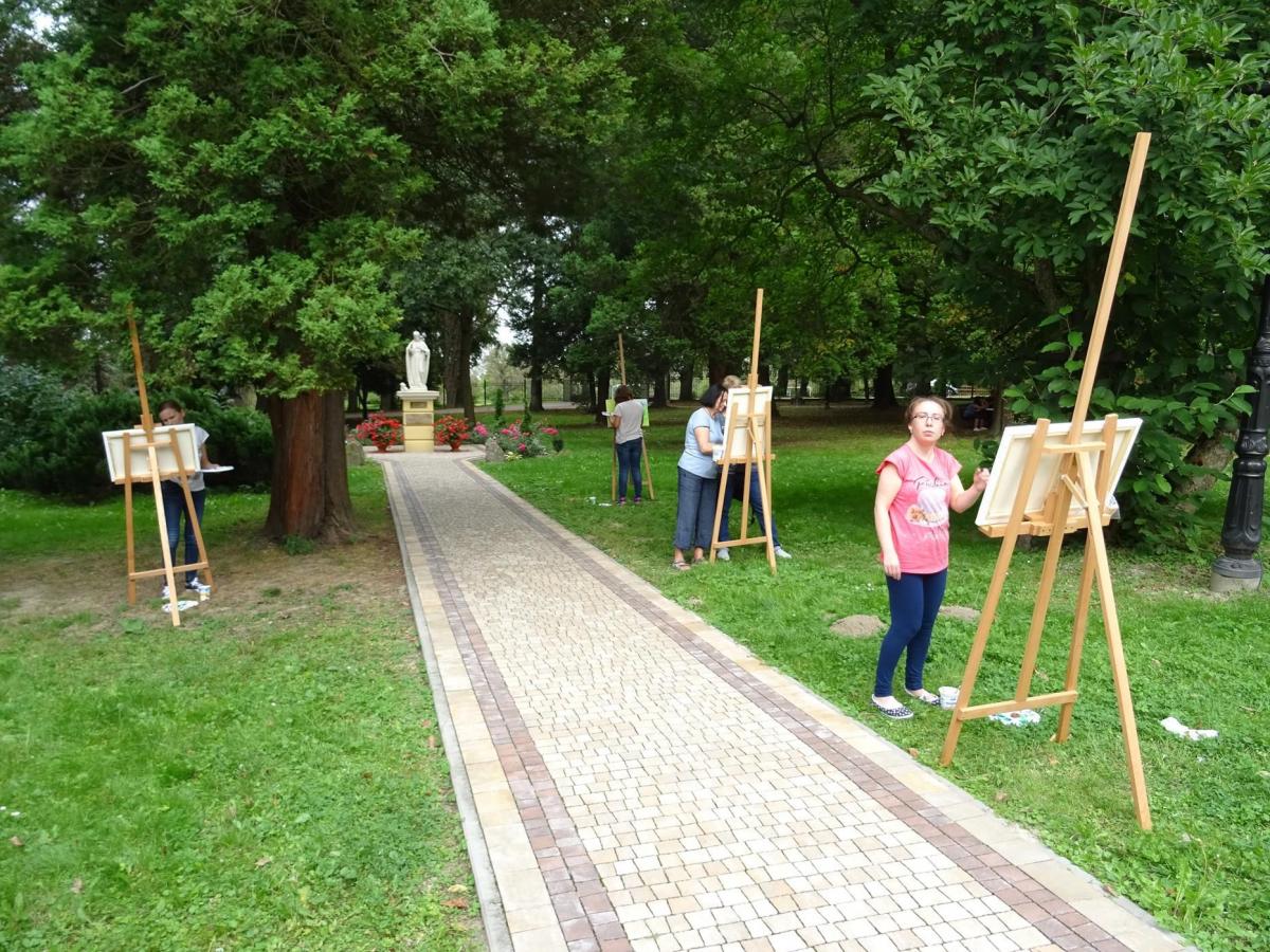 Plener odbył się w dniach 4 – 6 września br. w Lipniku. Jego efekty będzie można zobaczyć 25 października w przeworskim MOK.<br/>fot.WTZ Przeworsk