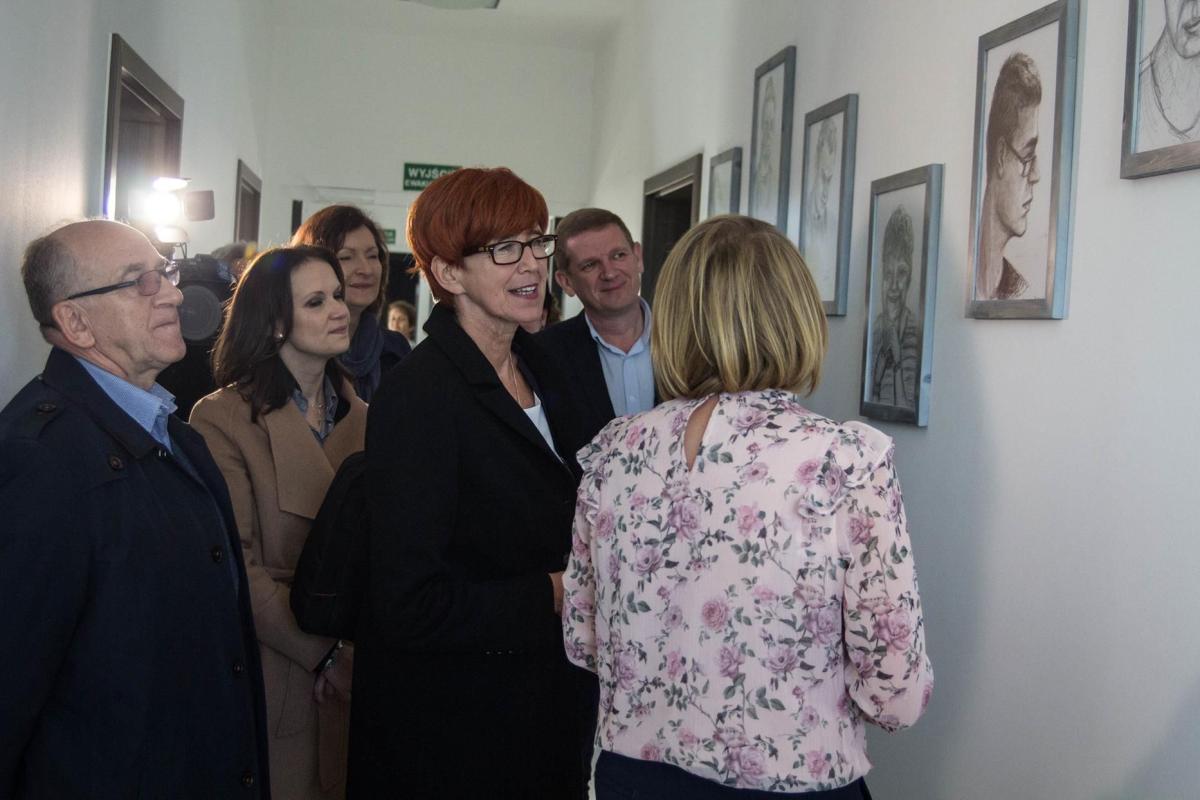 Szefowa resortu rodziny, pracy i polityki społecznej była pod wrażeniem nie tylko ludzi tworzących ośrodek PSONI, ale i warunków jakie udało im się stworzyć	<br/>fot.Bartłomiej Pacek