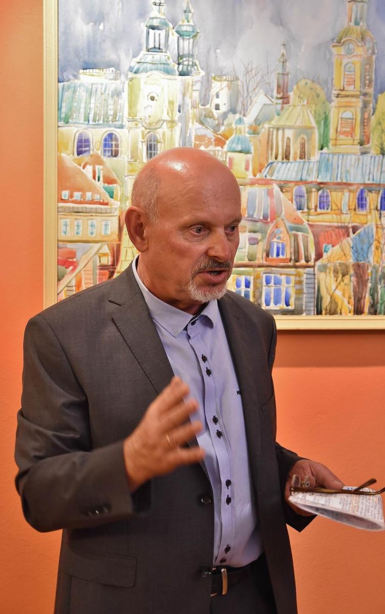 O swojej twórczości i pracy nad obrazami Henryk Lasko opowiadał ze swadą i dużym poczuciem humoru.<br/>fot.Paweł Bugira