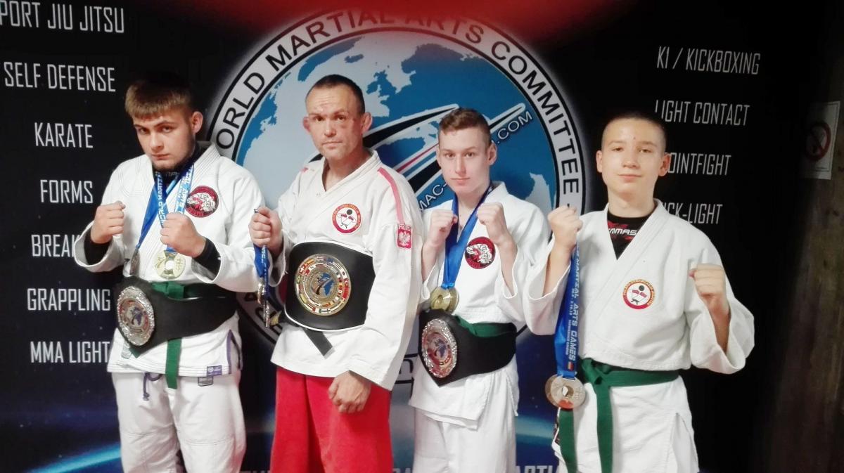Zawodnicy Przemyskiego Klubu Walki Wręcz Jiujutsu, wchodzący w skład reprezentacji Polskiego Komitetu Igrzysk Sztuk Walki w Niemczech zdobyli łącznie 8 medali.