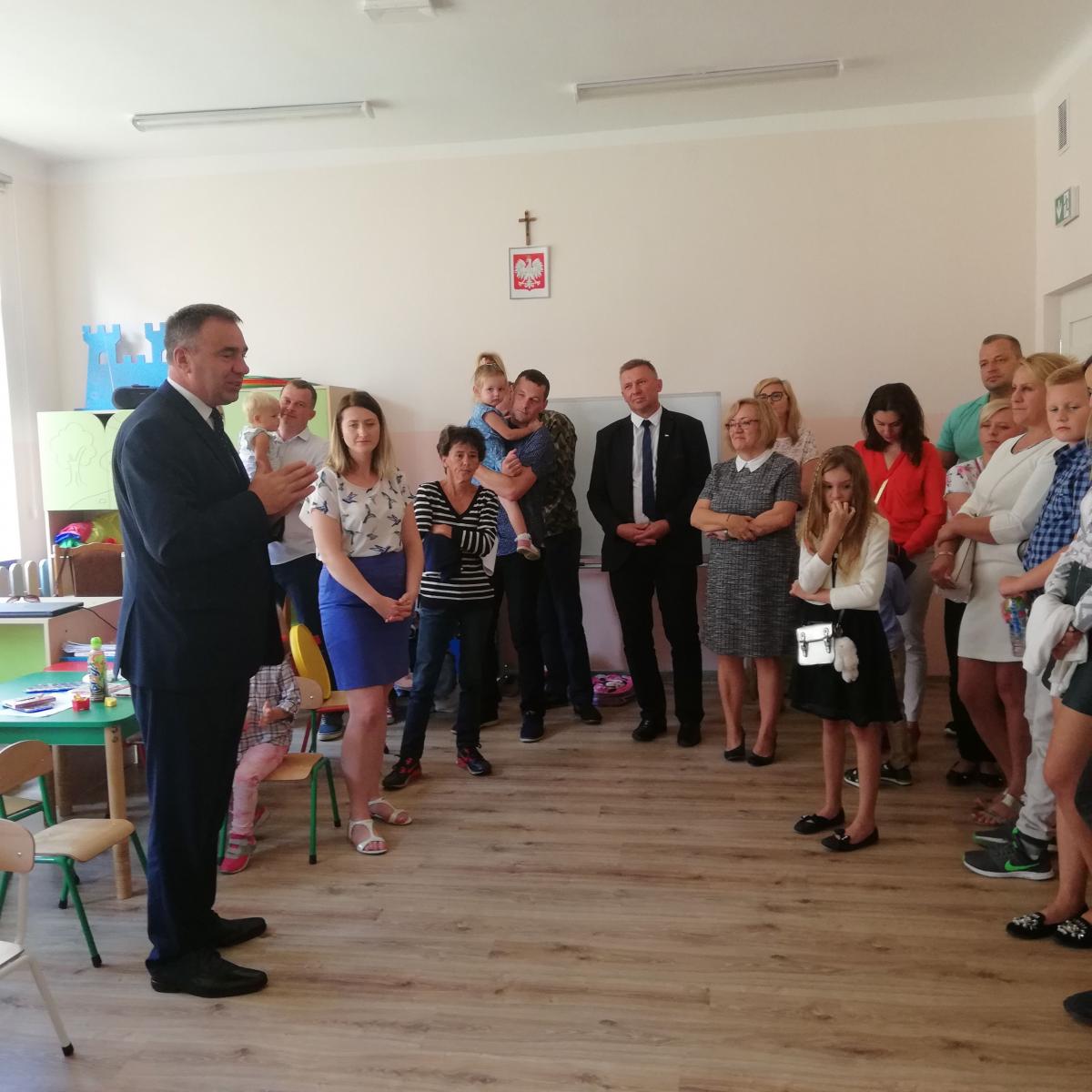 Siedziba przedszkola mieści się w budynku Szkoły Podstawowej w Świętem.<br/>fot.ze zbiorów własnych