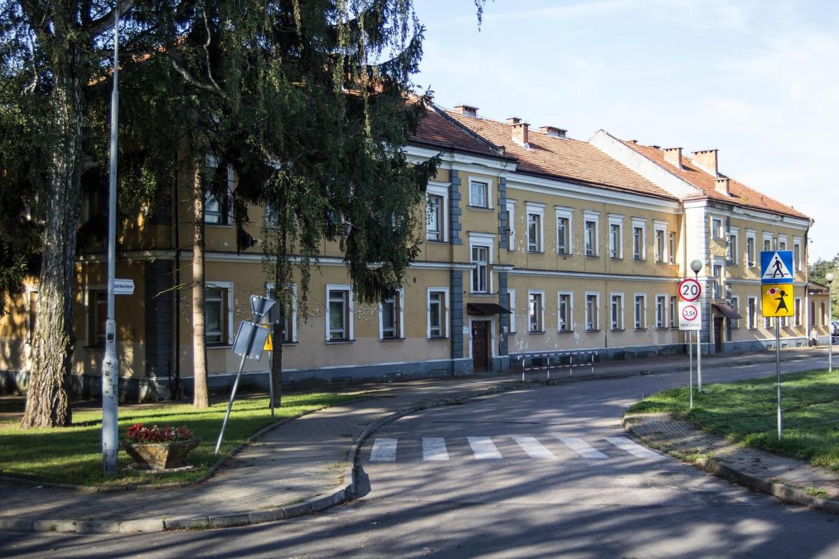 Jeśli budynek szkoły podstawowej zgodnie z planami ratusza zostanie odrestaurowany, pomieści filię CIS oraz stanie się miejscem urzędowania 3 miejskich stowarzyszeń.<br/>fot.Bartłomiej Pacek