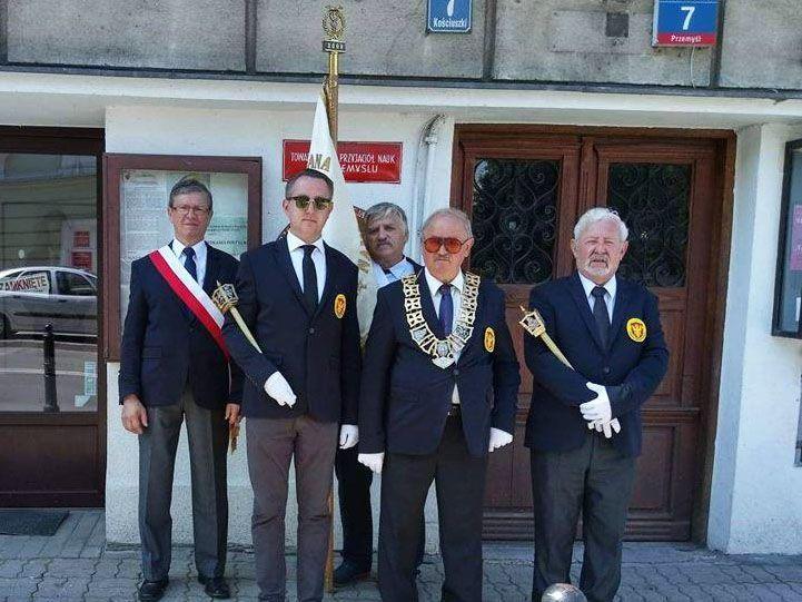 Szefostwo Przemyskiej Kongregacji Kupieckiej upamiętni pierwszego prezesa kongregacji Franciszka Głowacza „dębem pamięci”.<br/>fot.ze zbiorów Przemyskiej Kongregacji Kupieckiej