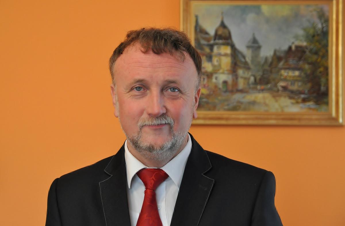 – Totalną bzdurą jest, że podczas spotkań, w których rzadko notabene biorę udział, powoływałem się na jakiekolwiek koneksje czy znajomości z tym czy innym ministrem. Nie lobbuję, nie szukam i nie liczę głosów – twierdzi wójt gminy Żurawica Krzysztof Składowski.<br/>fot.Paweł Bugira