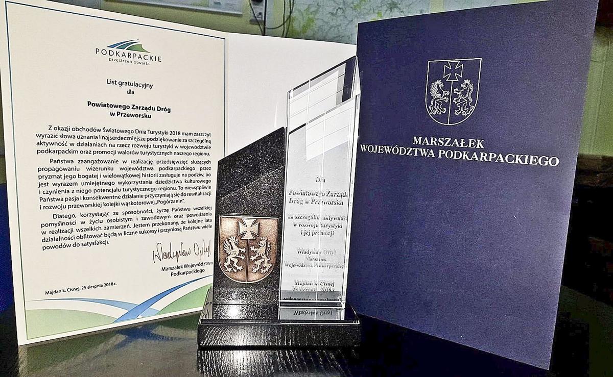 Nagroda marszałka to wyraz uznania dla wysiłków PZD na rzecz utrzymania Przeworskiej Kolejki Dojazdowej.<br/>fot.Starostwo Powiatowe Przeworsk