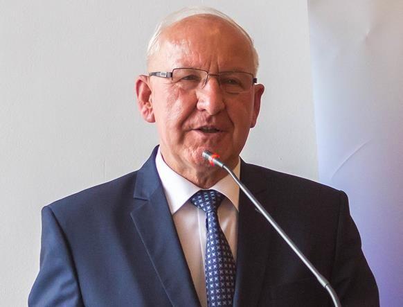 Wójt Wiesław Kubicki nie kryje zadowolenia z zakupu nowego wozu.<br/>fot.Bartłomiej Pacek