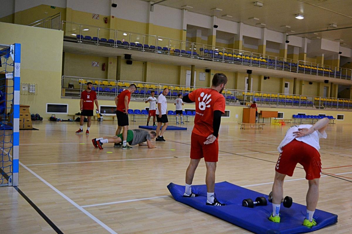 Szczypiorniści SPR Orła Przeworsk ostro trenują przed nowym sezonem.<br/>fot.ze zbiorów własnych