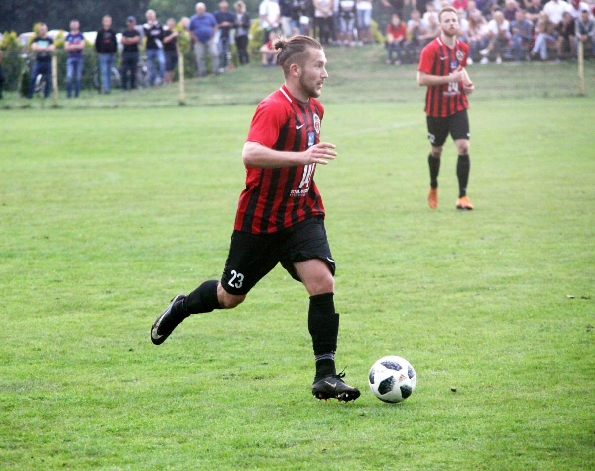 Mateusz Podstolak od początku sezonu jest pewnym punktem defensywy Wólczanki Stal Systems Wólka Pełkińska.<br/>fot.Kamil Krukiewicz