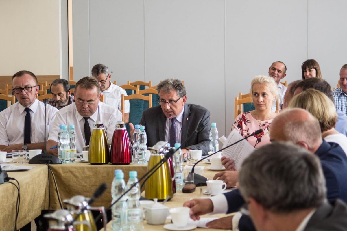 T. Chrzan o skardze wyrażał się krytycznie.  Z budżetu w ubiegłym roku uciekło 80 tys. zł, a jeśli tegoroczne stawki zostaną zakwestionowane, straty mogą być większe. <br/>fot.Bartłomiej Pacek