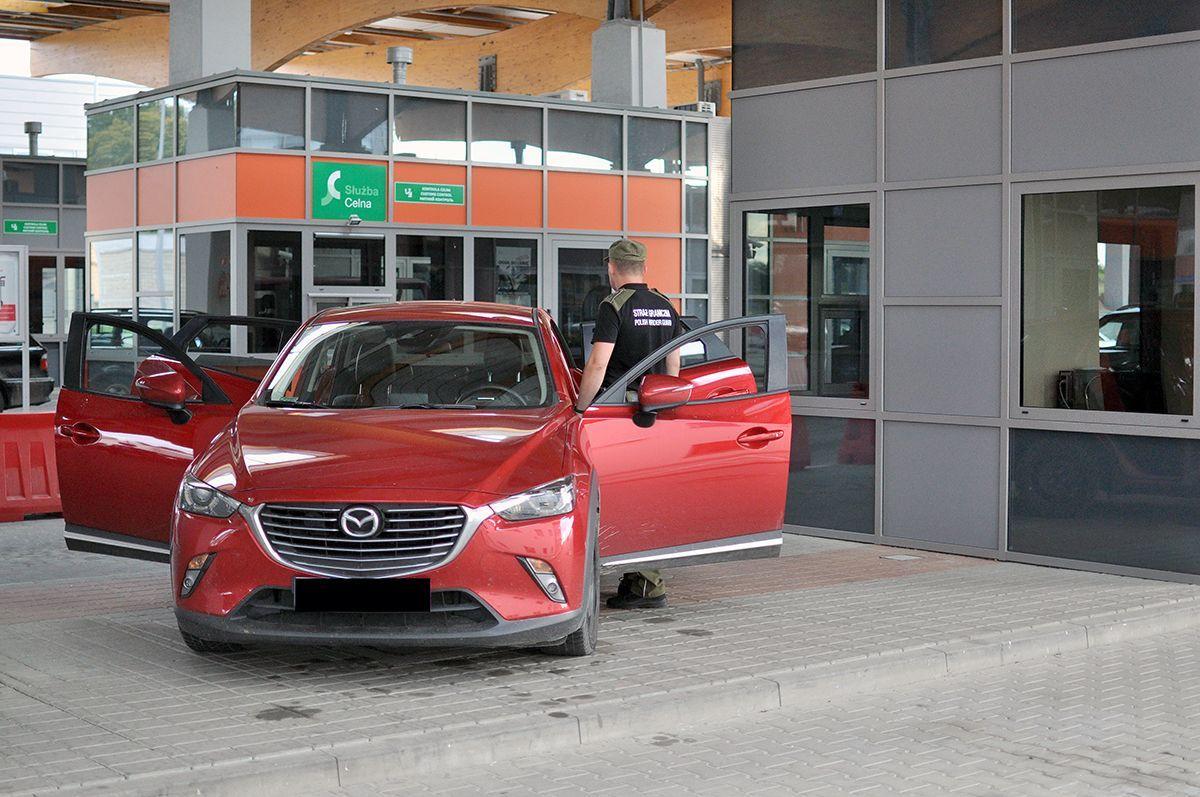 Mazda, której wywóz udaremniono na przejściu granicznym w Budomierzu.<br/>fot.serwis BiOSG