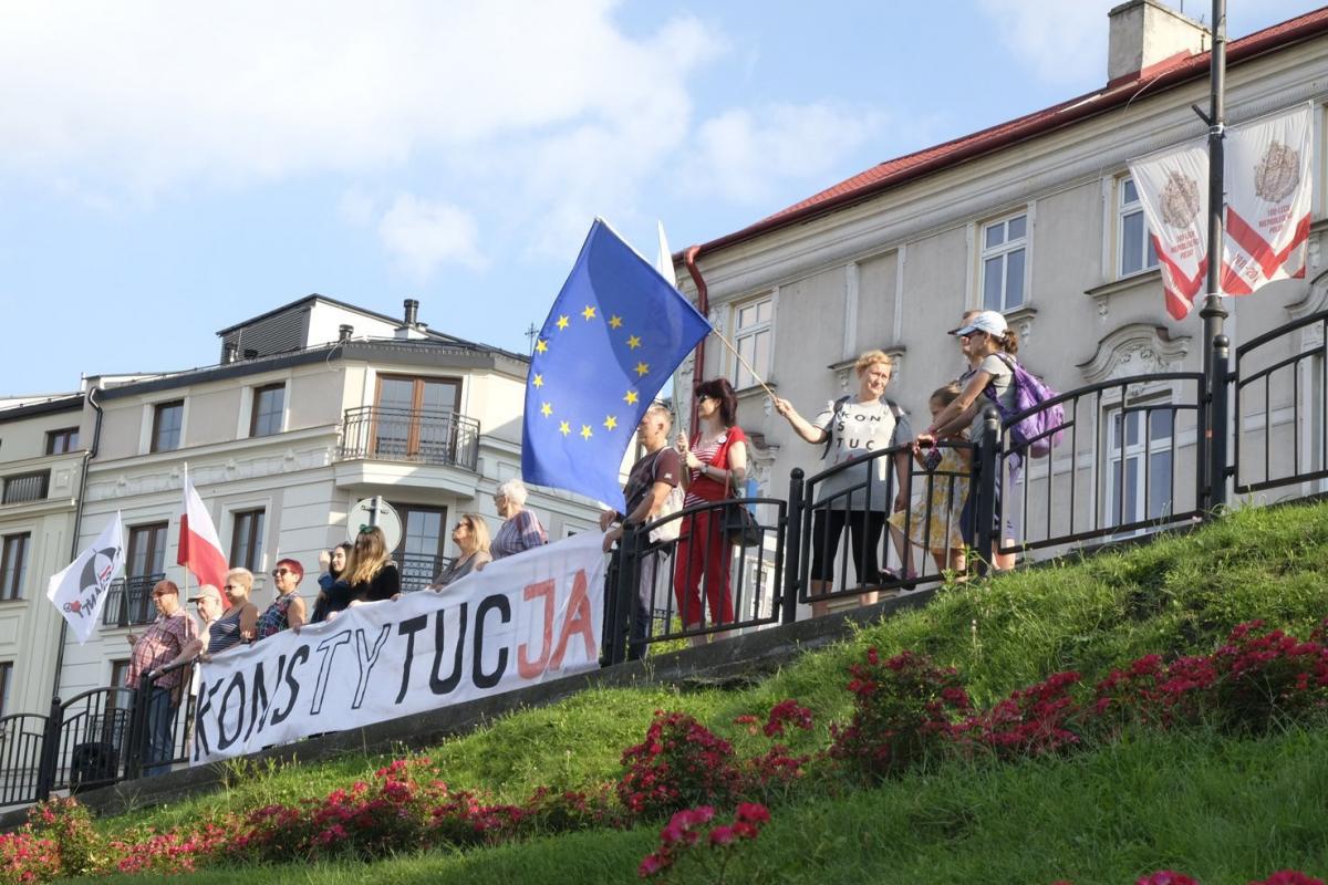 Manifestacja w obronie Konstytucji.<br/>fot.Jacek Szwic