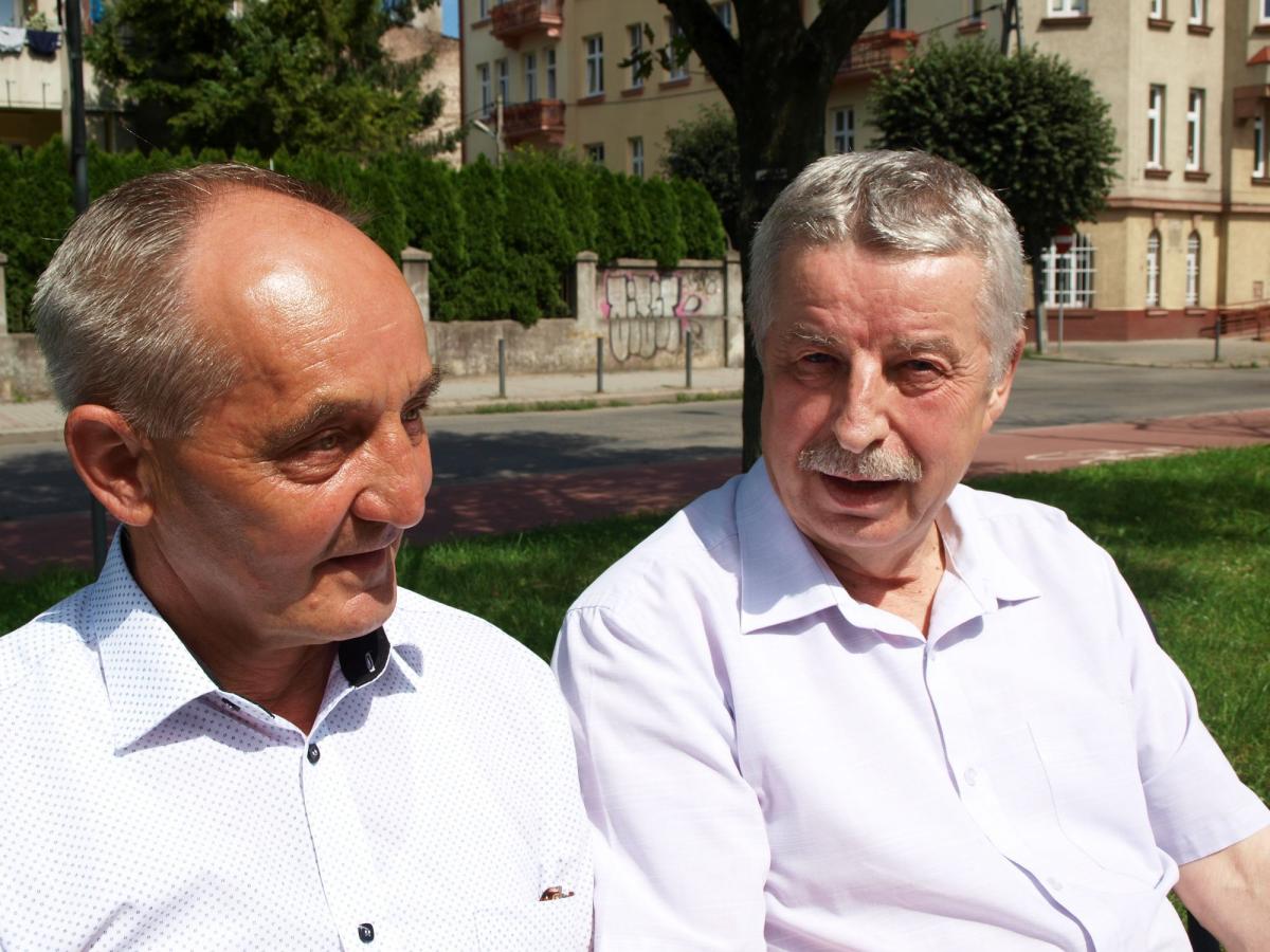 6 sierpnia br. prezes Spółdzielni Mieszkaniowej „Motor” w Przemyślu Jan Stopyra (z prawej) wraz z przewodniczącym Rady Nadzorczej SM „Motor” Henrykiem Grodeckim wystosowali pismo do komornik sądowego przy Sądzie Rejonowym w Przemyślu Agnieszki Bandosz, zwracając się z prośbą o spowodowanie… pokrycia