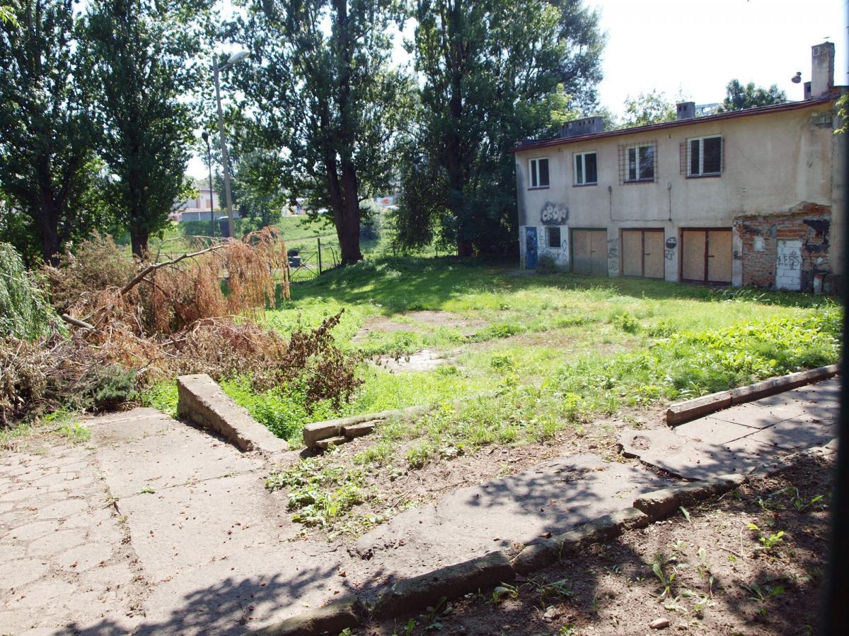 Zupełnie zapomniana i zaniedbana przemyska przystań wodna przy ulicy 22 Stycznia dzięki zaangażowaniu Stowarzyszenia „Róża Wiatrów” odzyska dawny blask.<br/>fot.Mariusz Godos