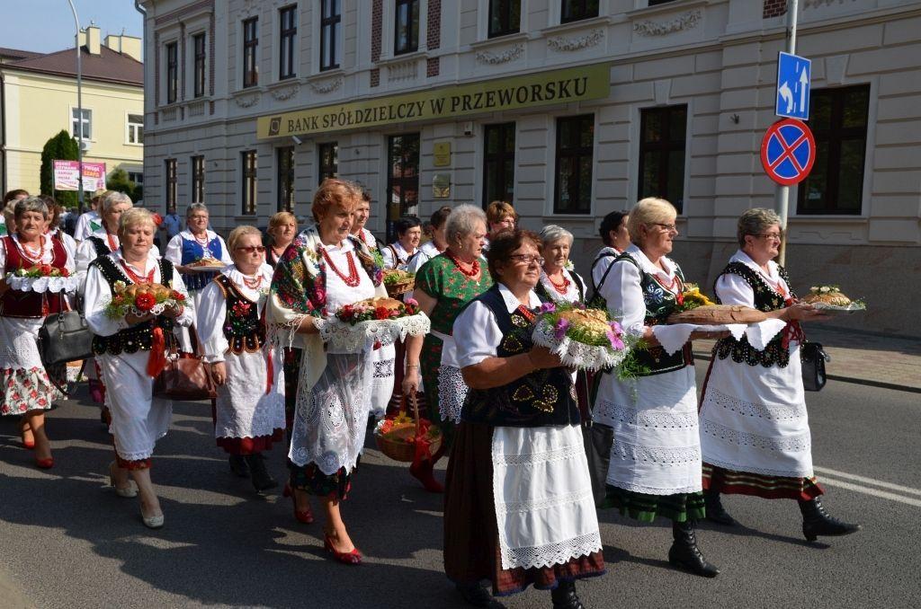 W tegorocznej edycji imprezy wzięły udział gospodynie z 41 kół działających na terenie powiatu przeworskiego.<br/>fot.Starostwo Powiatowe Przeworsk