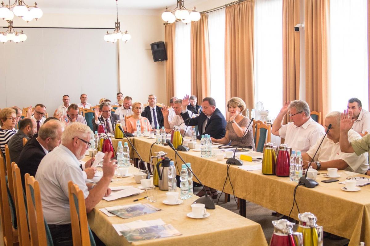 Na ostatnie sesji rady powiatu radni byli zgodni, wszystkie uchwały zostały podjęte jednomyślnie.<br/>fot.Bartłomiej Pacek