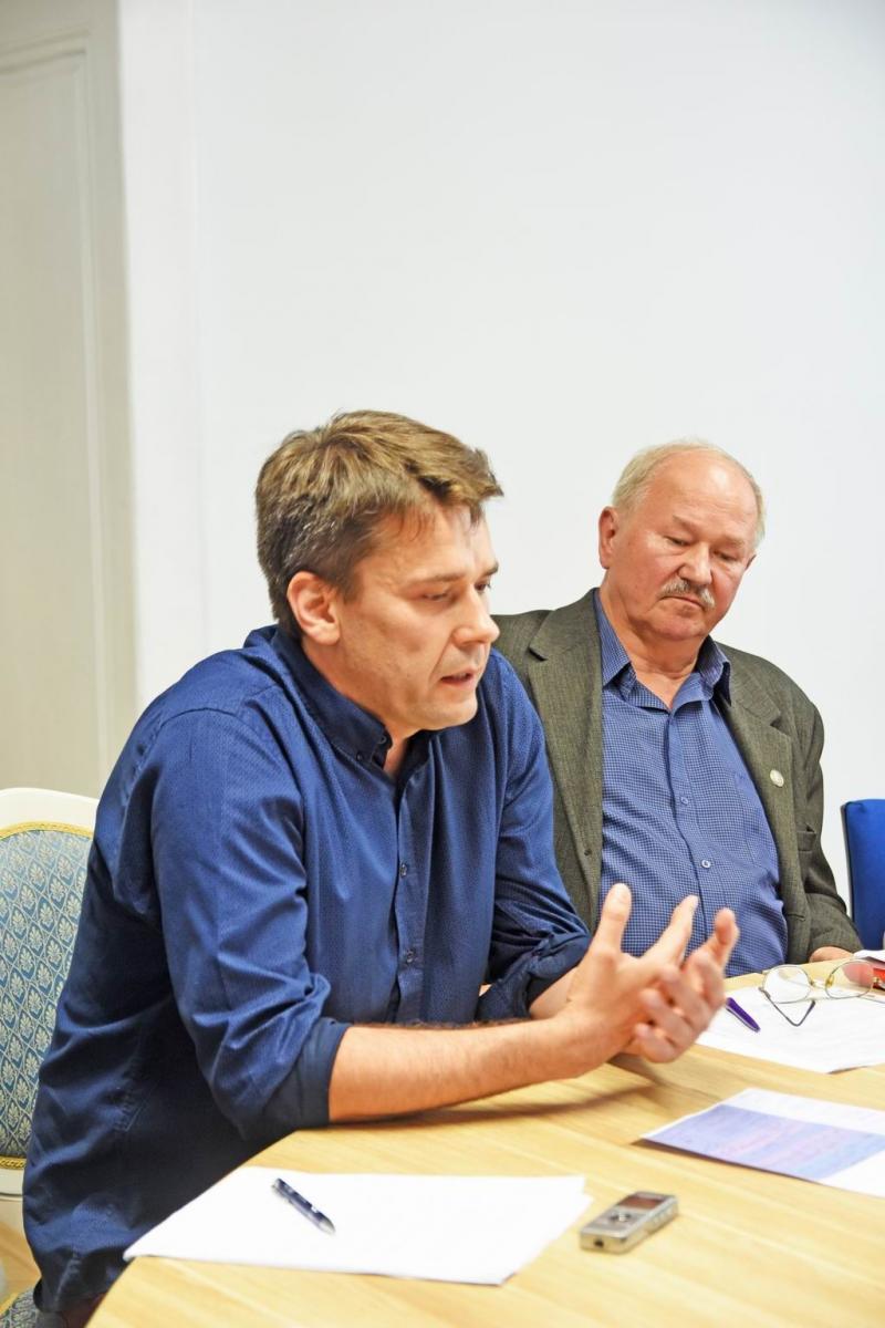 Przedstawiciele Przemyskiej Kongregacji Kupieckiej: Ryszard Miłoszewski (z prawej) i Błażej Wilk: – Jesteśmy za remontem, ale robionym z głową.<br/>fot.Paweł Bugira