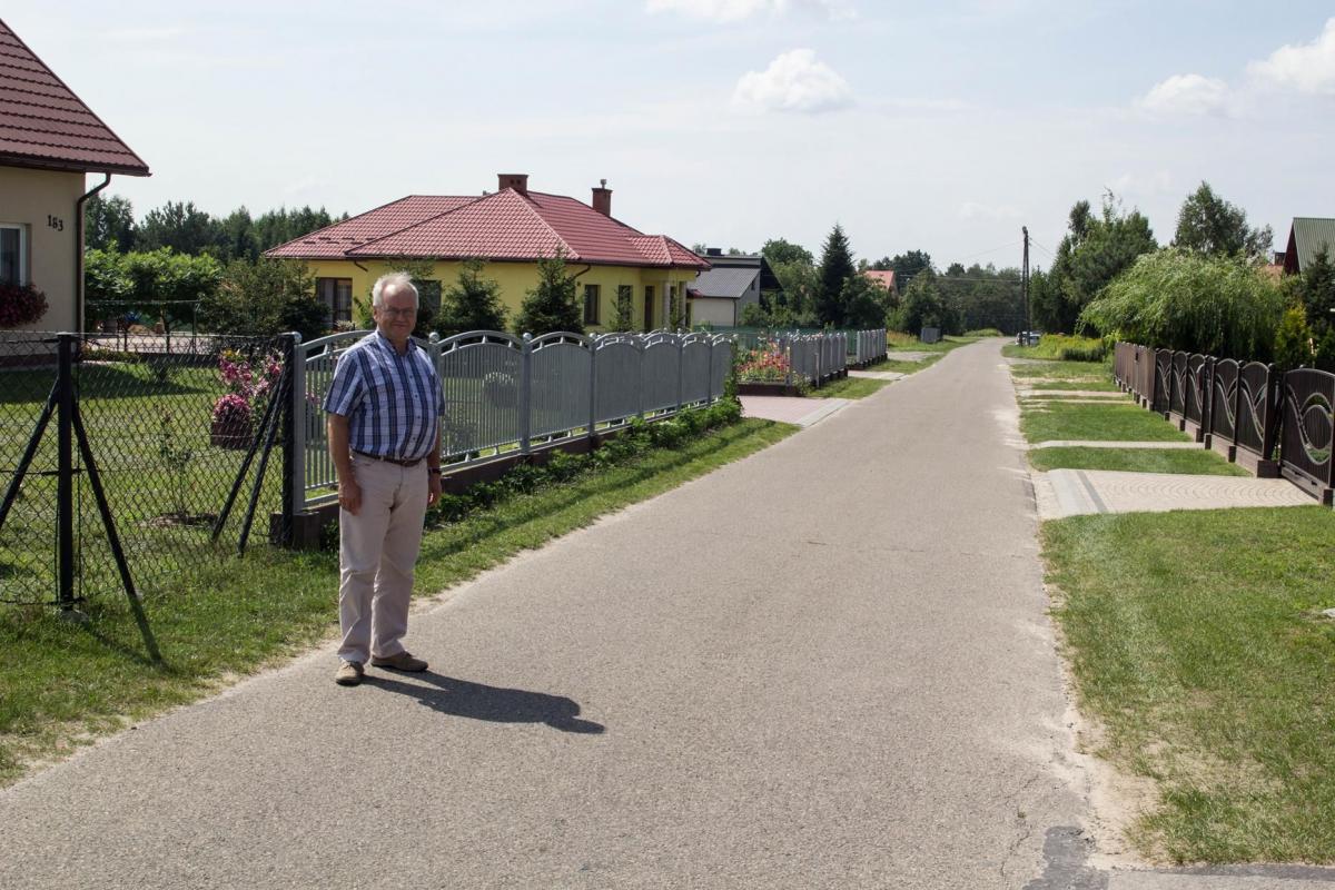Wójt Jarmuziewicz nie kryje zadowolenia z nowej inwestycji<br/>fot.Bartłomiej Pacek