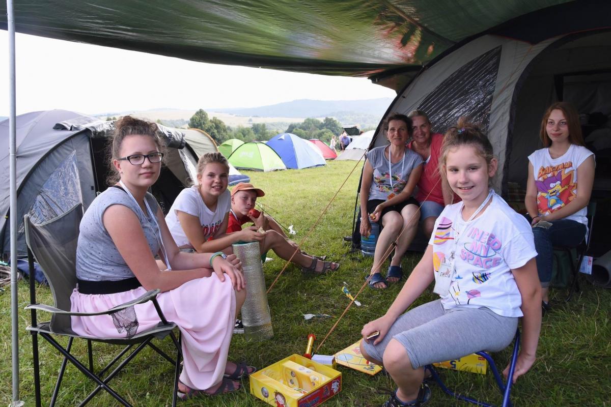 Większość uczestników nocuje na polu namiotowym.<br/>fot.Paweł Bugira