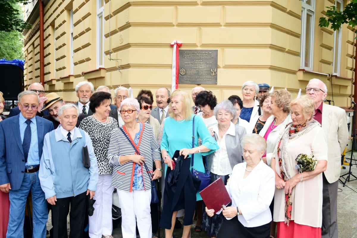 Inicjatorem i głównym fundatorem przedsięwzięcia był M. Drozd. Swój nieoceniony wkład mają również pozostali absolwenci II LO z rocznika 1961...<br/>fot.Miłosz Wilgucki